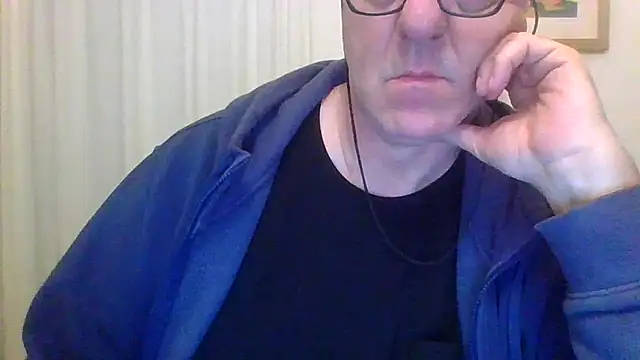 Snapshot of ANONIMO7735 chatting on 10.31.25 ANONIMO7735 online show from 10.31.25