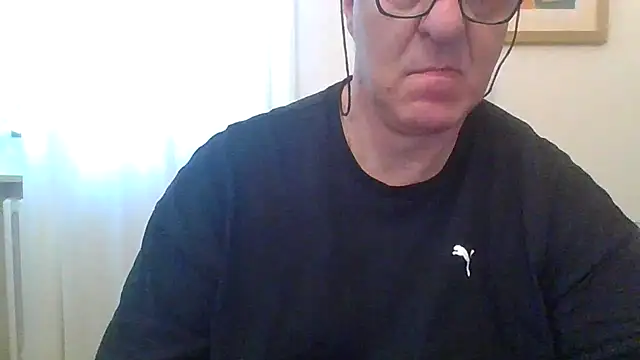 Snapshot of ANONIMO7735 chatting on 11.02.25 ANONIMO7735 online show from 11.02.25