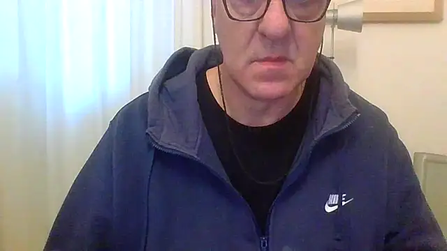 Snapshot of ANONIMO7735 chatting on 11.12.25 ANONIMO7735 online show from 11.12.25