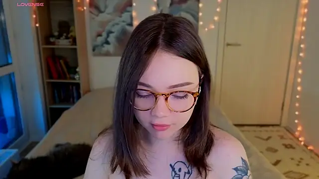 Snapshot of MilenaSaint chatting on 04.11.26 MilenaSaint online show from 04.11.26