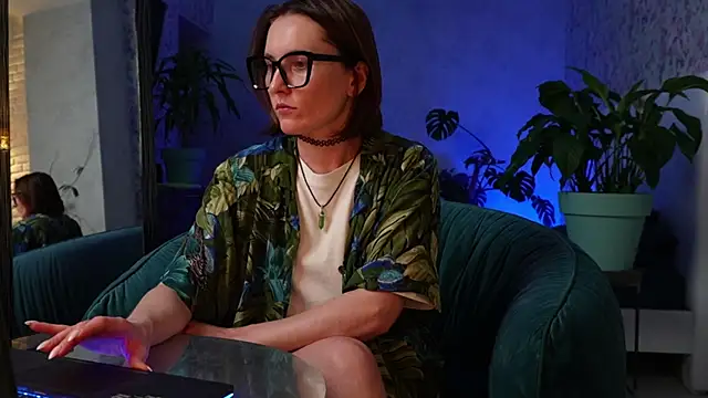 ClaraBendover online show from 06.21.26