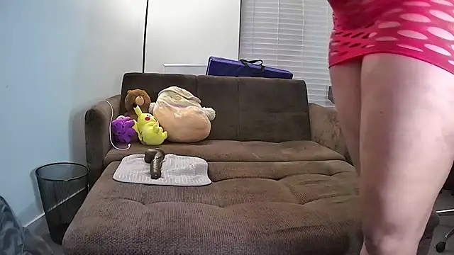 Snapshot of karinakatt chatting on 10.31.25 karinakatt online show from 10.31.25