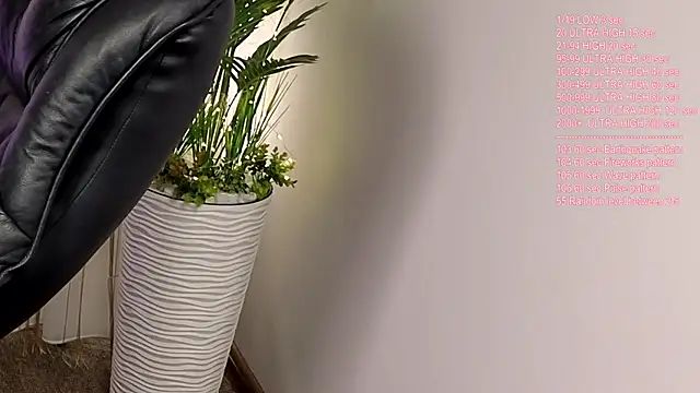 Snapshot of vikkusya chatting on 03.14.26 vikkusya online show from 03.14.26