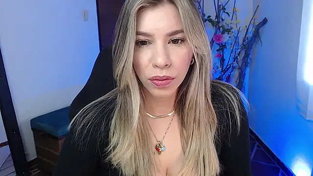 ms sofia x online show from 10.29.25