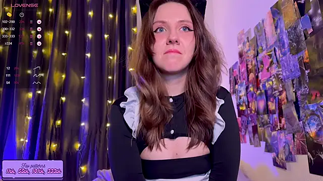 Snapshot of HotaruTomo chatting on 12.22.25 HotaruTomo online show from 12.22.25