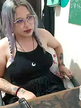 Snapshot of ElfGrey chatting on 12.07.24 ElfGrey online show from 12.07.24