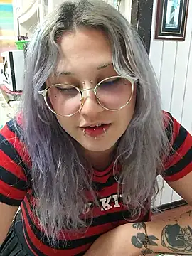 Snapshot of ElfGrey chatting on 12.08.24 ElfGrey online show from 12.08.24