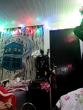 Snapshot of ElfGrey chatting on 12.10.24 ElfGrey online show from 12.10.24