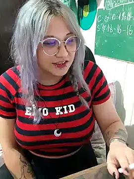 Snapshot of ElfGrey chatting on 12.11.24 ElfGrey online show from 12.11.24