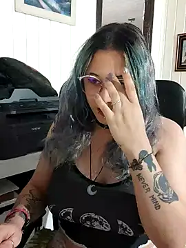 Snapshot of ElfGrey chatting on 02.13.25 ElfGrey online show from 02.13.25