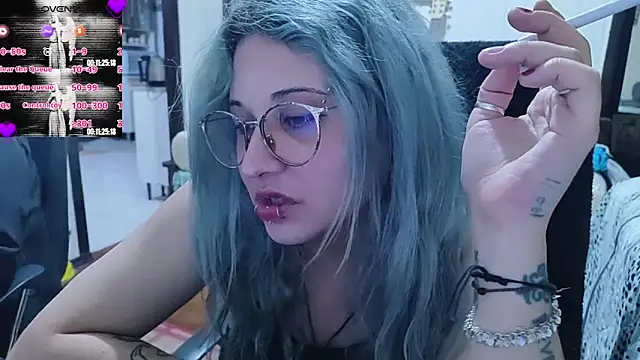 Snapshot of ElfGrey chatting on 10.21.25 ElfGrey online show from 10.21.25