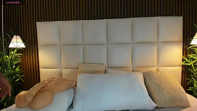 naughty flower18 online show from 11.13.25