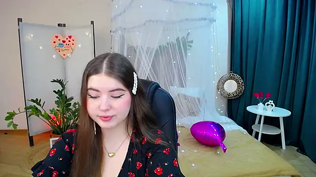 NicoleFoxery online show from 02.15.25