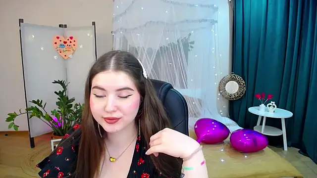 NicoleFoxery online show from 02.15.25