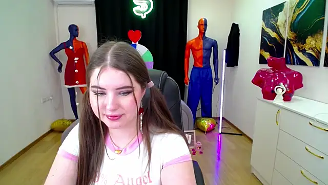 NicoleFoxery online show from 02.17.25