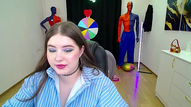 NicoleFoxery online show from 02.25.25