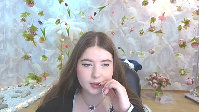 Snapshot of NicoleFoxery chatting on 05.25.26 NicoleFoxery online show from 05.25.26