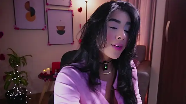 Snapshot of Isabella_dior chatting on 02.12.25 Isabella dior online show from 02.12.25