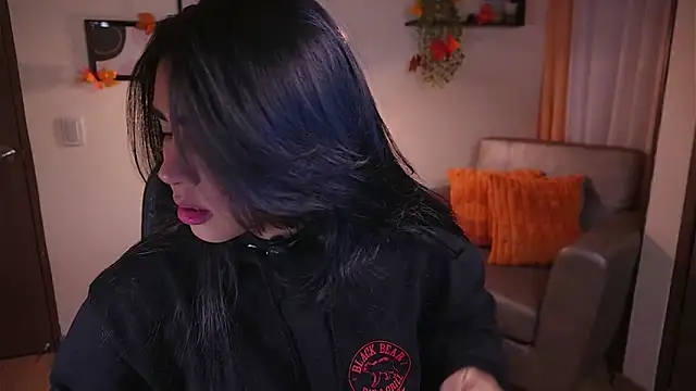 Snapshot of Isabella_dior chatting on 10.25.25 Isabella dior online show from 10.25.25