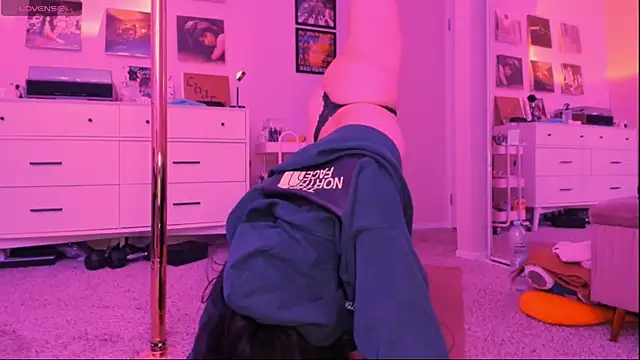 Evie-Luna online show from 02.10.25