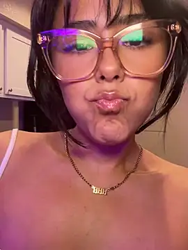 Evie-Luna online show from 02.25.25