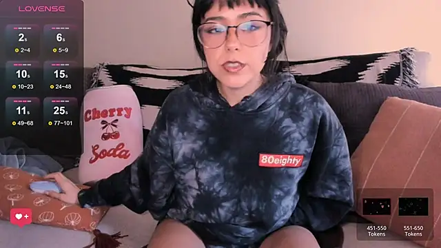 Evie-Luna online show from 11.28.25