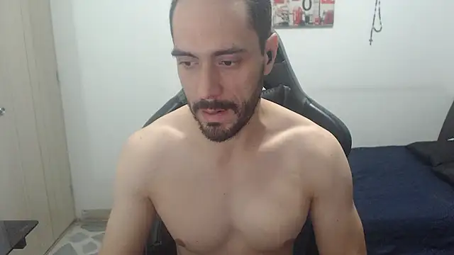 Snapshot of samuelgarcia_ chatting on 12.18.25 samuelgarcia online show from 12.18.25