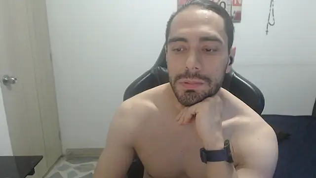 Snapshot of samuelgarcia_ chatting on 01.12.26 samuelgarcia online show from 01.12.26