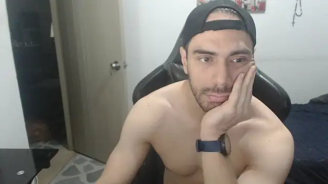 Snapshot of samuelgarcia_ chatting on 03.26.26 samuelgarcia online show from 03.26.26