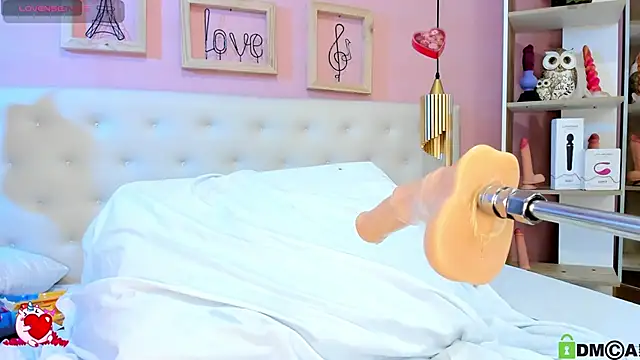 leylla  online show from 03.05.25