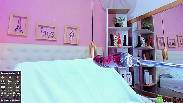 leylla  online show from 09.11.25