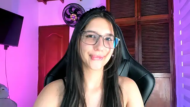 Luniverse online show from 11.05.25