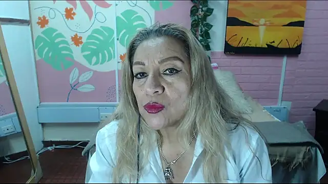 Snapshot of ZAMANTHA chatting on 02.11.25 ZAMANTHA online show from 02.11.25