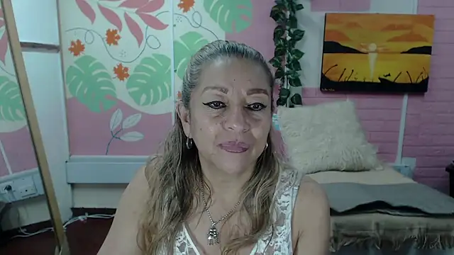 Snapshot of ZAMANTHA chatting on 02.15.25 ZAMANTHA online show from 02.15.25