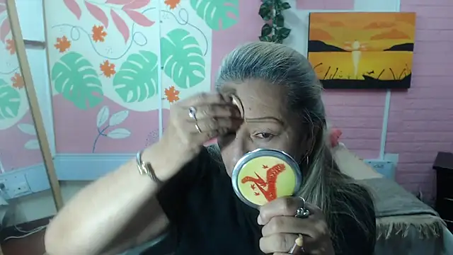 Snapshot of ZAMANTHA chatting on 10.09.25 ZAMANTHA online show from 10.09.25