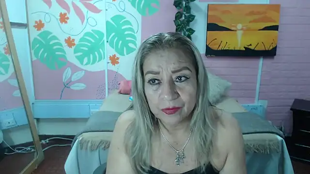 Snapshot of ZAMANTHA chatting on 11.10.25 ZAMANTHA online show from 11.10.25