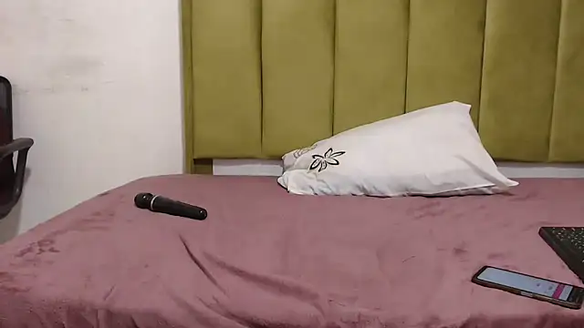 NautyKinky Mommy online show from 12.17.25