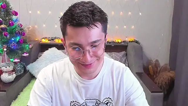 Snapshot of Yumi_steve chatting on 12.29.24 Yumi steve online show from 12.29.24