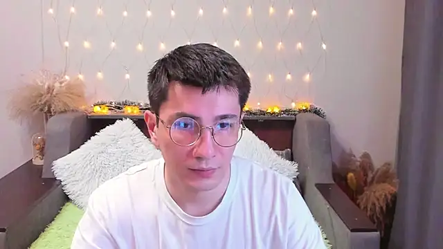 Snapshot of Yumi_steve chatting on 01.11.25 Yumi steve online show from 01.11.25