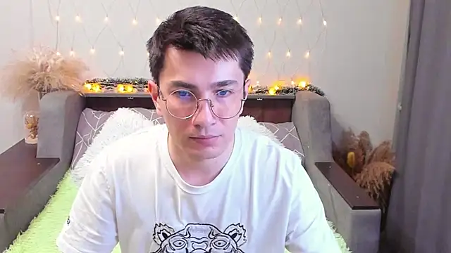 Snapshot of Yumi_steve chatting on 01.18.25 Yumi steve online show from 01.18.25