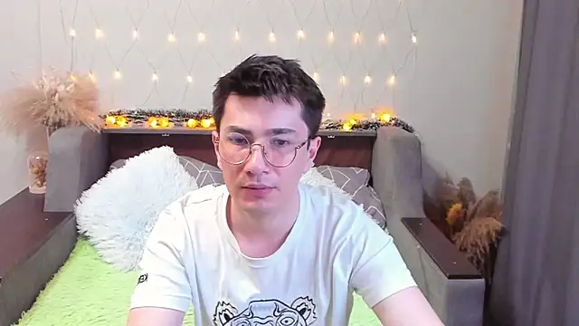 Snapshot of Yumi_steve chatting on 01.19.25 Yumi steve online show from 01.19.25