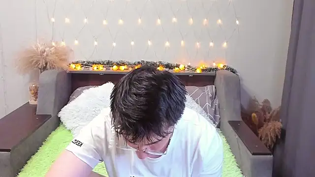 Snapshot of Yumi_steve chatting on 01.26.25 Yumi steve online show from 01.26.25