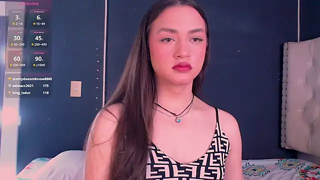 Snapshot of valen_thompson chatting on 12.15.24 valen thompson online show from 12.15.24