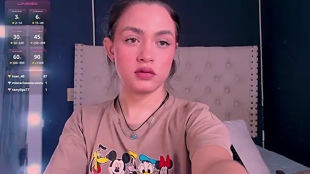 Snapshot of valen_thompson chatting on 01.08.25 valen thompson online show from 01.08.25