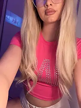 Snapshot of mollyxxx chatting on 01.07.26 mollyxxx online show from 01.07.26