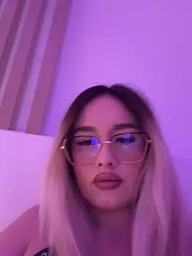 Snapshot of mollyxxx chatting on 02.01.26 mollyxxx online show from 02.01.26