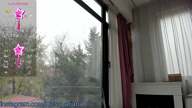 Snapshot of Miss_Ariana_ chatting on 12.11.24 Miss Ariana  online show from 12.11.24