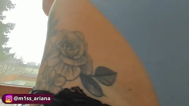 Snapshot of Miss_Ariana_ chatting on 12.04.25 Miss Ariana online show from 12.04.25