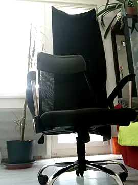 Snapshot of milosek81 chatting on 09.17.25 milosek81 online show from 09.17.25