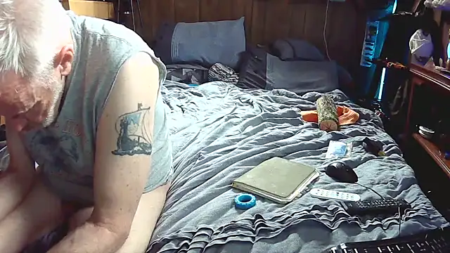 Snapshot of Makowboy chatting on 05.19.26 Makowboy online show from 05.19.26